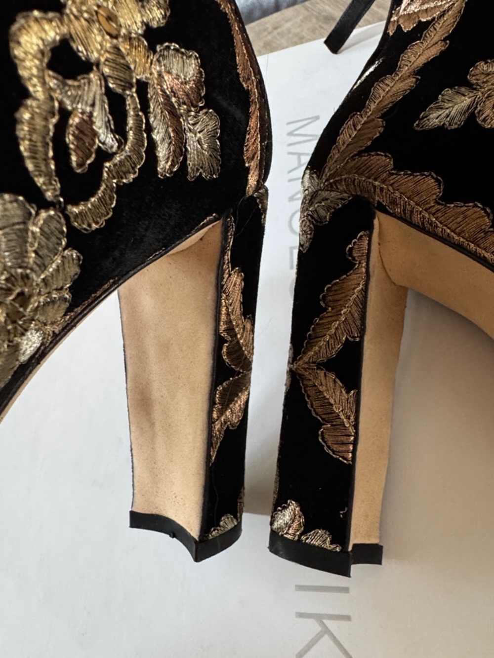 Manolo Blahnik Isola Embroidered Black Velvet Booties size 40 - Picture 10 of 17